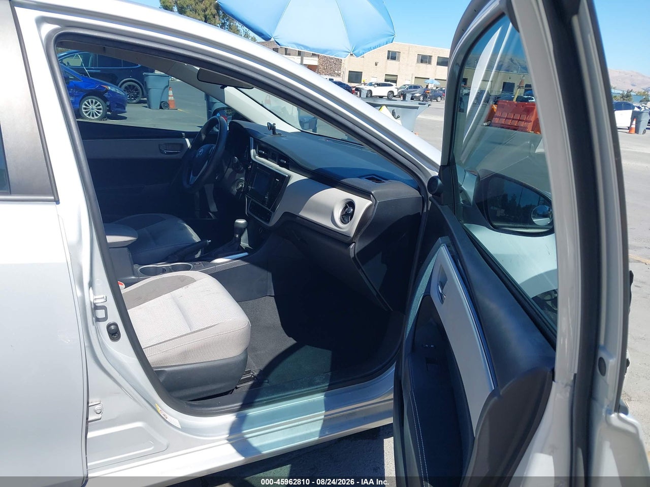2017 TOYOTA COROLLA LE · 5/11