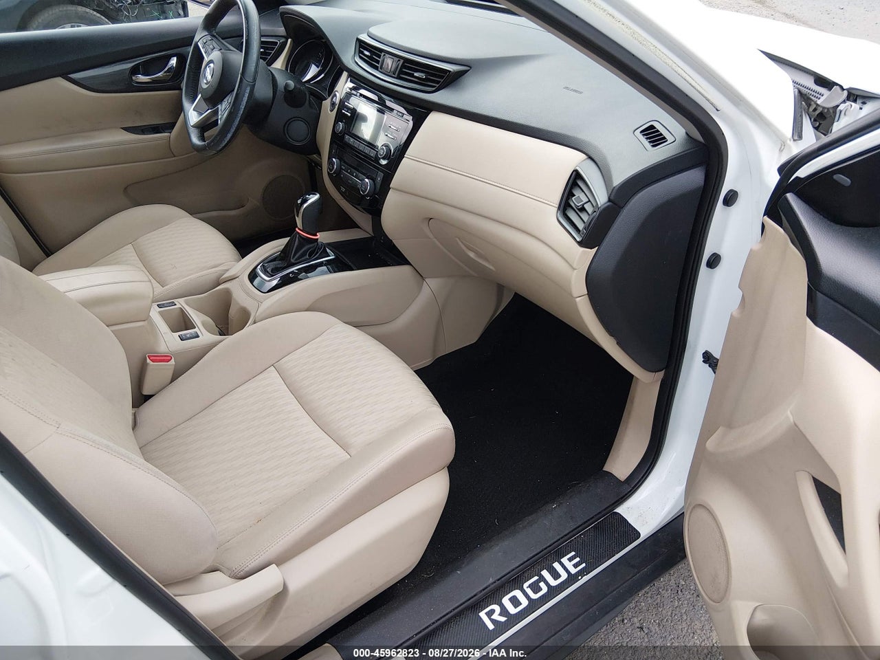2017 NISSAN ROGUE SV · 5/11