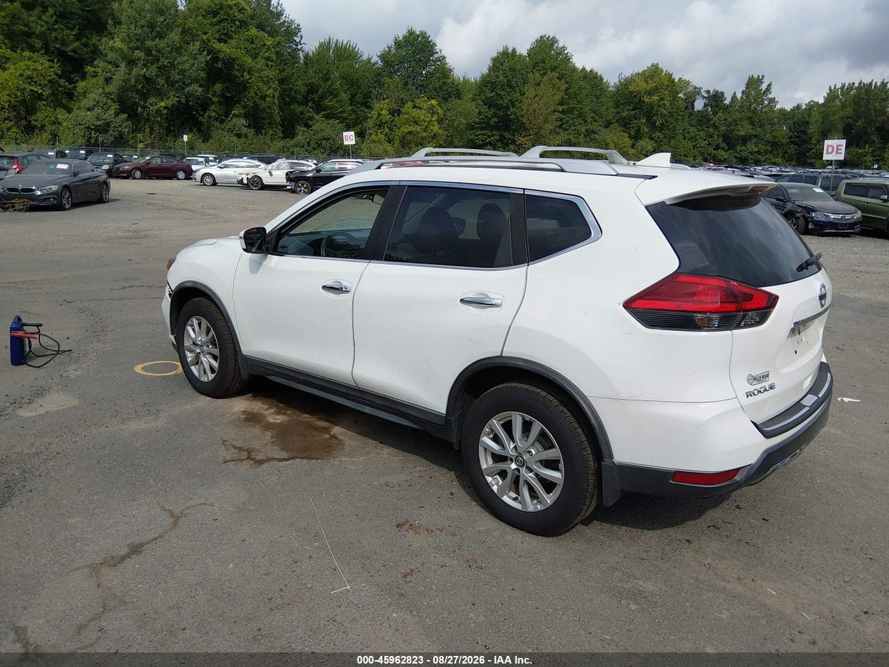 2017 NISSAN ROGUE SV · 3/11