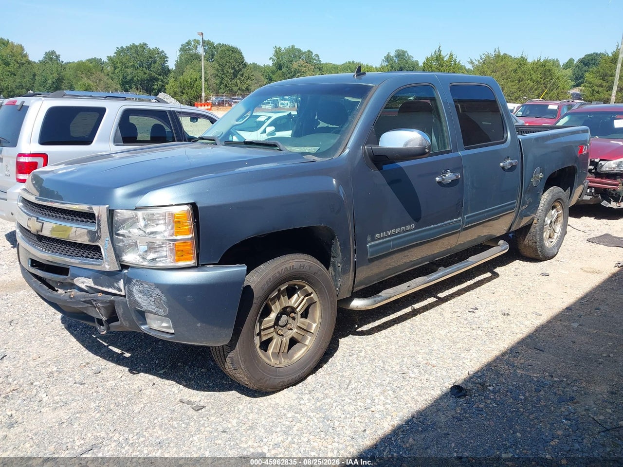 2010 CHEVROLET SILVERADO 1500 LT · 2/11