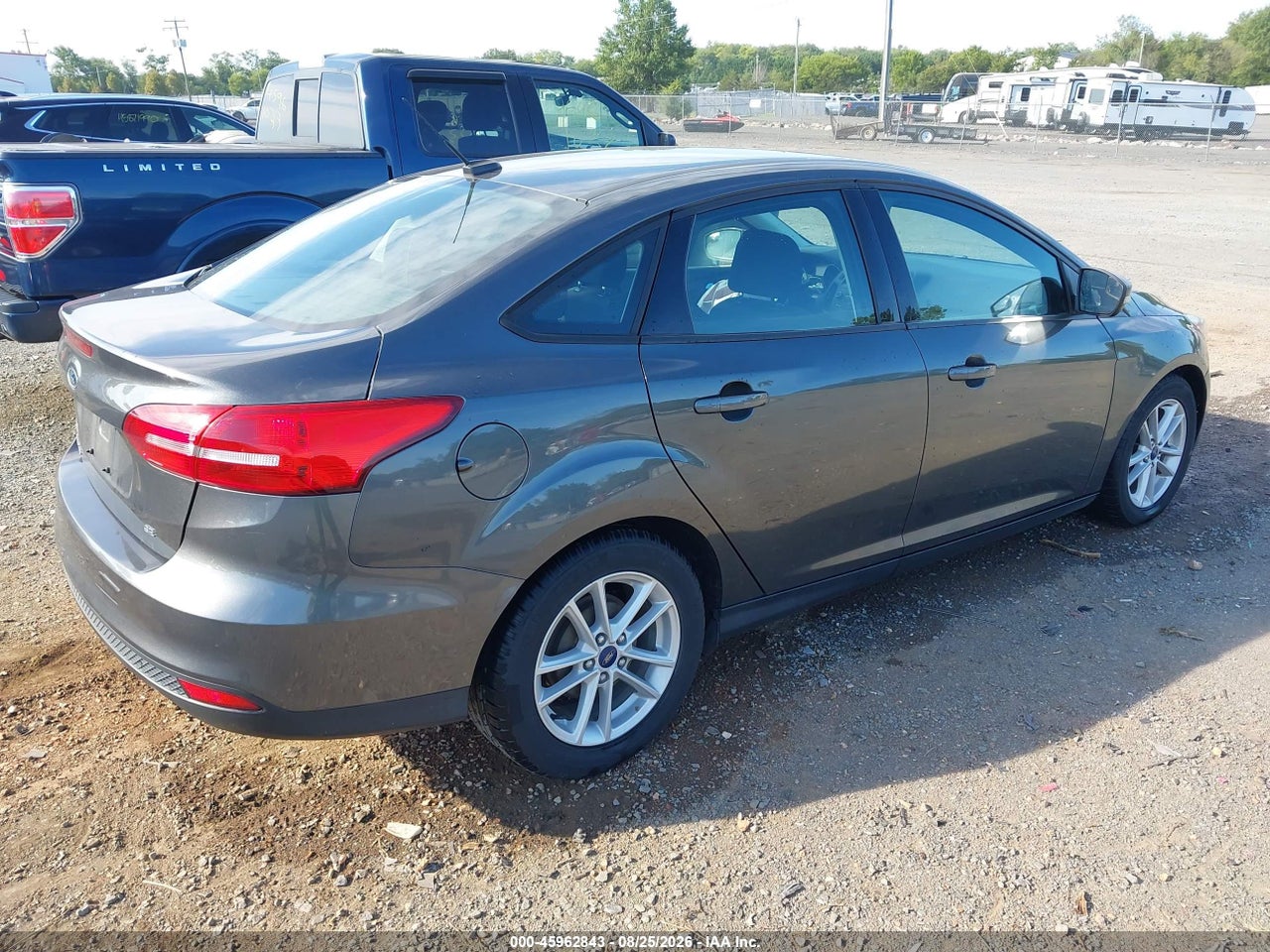 2017 FORD FOCUS SE · 4/10