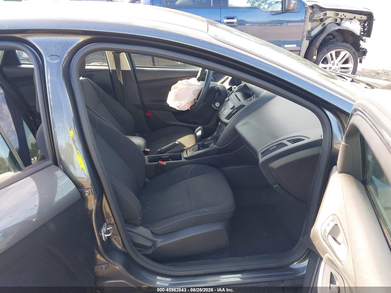 2017 FORD FOCUS SE · 5/10