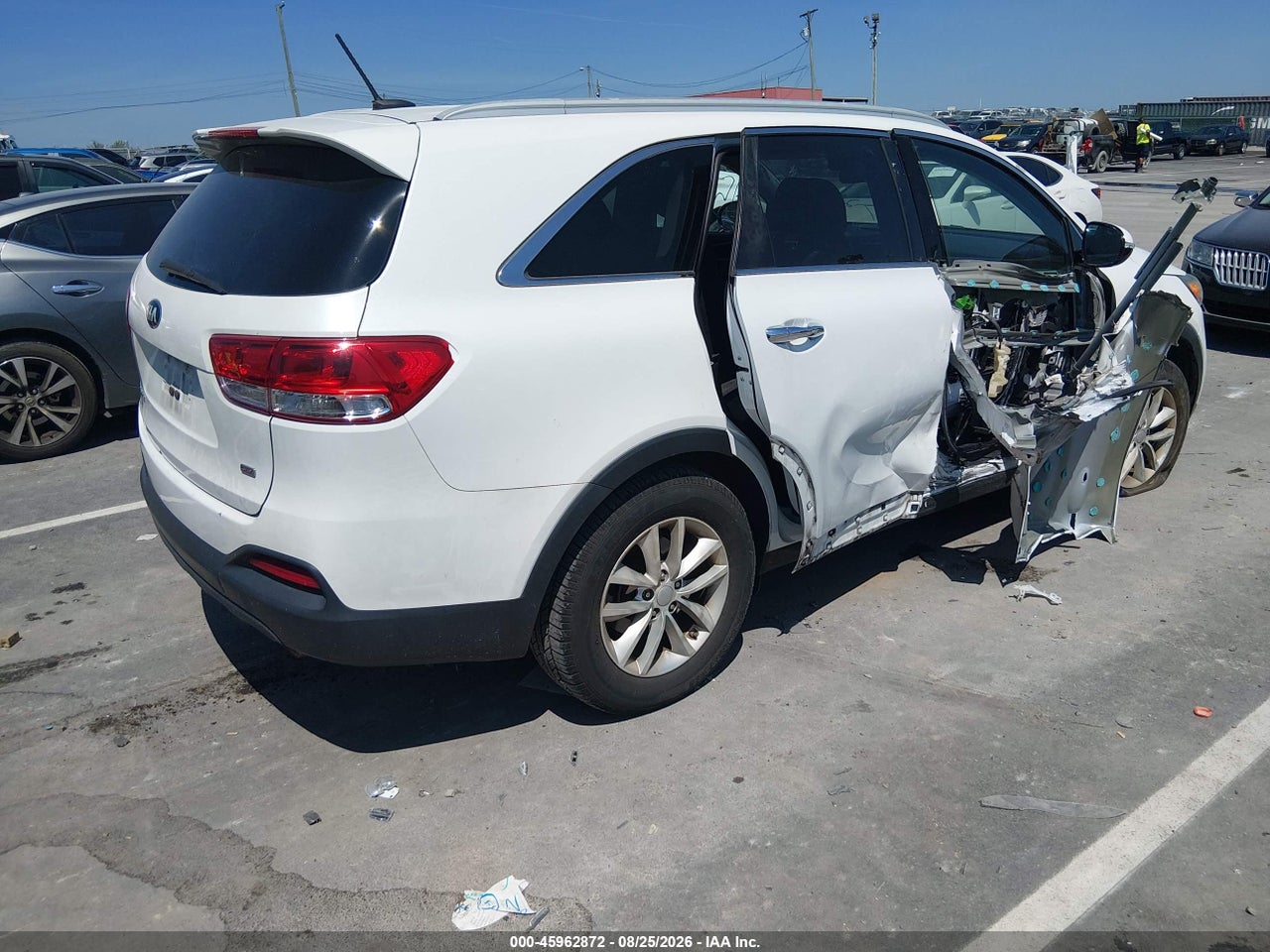 2017 KIA SORENTO 2.4L LX · 4/11