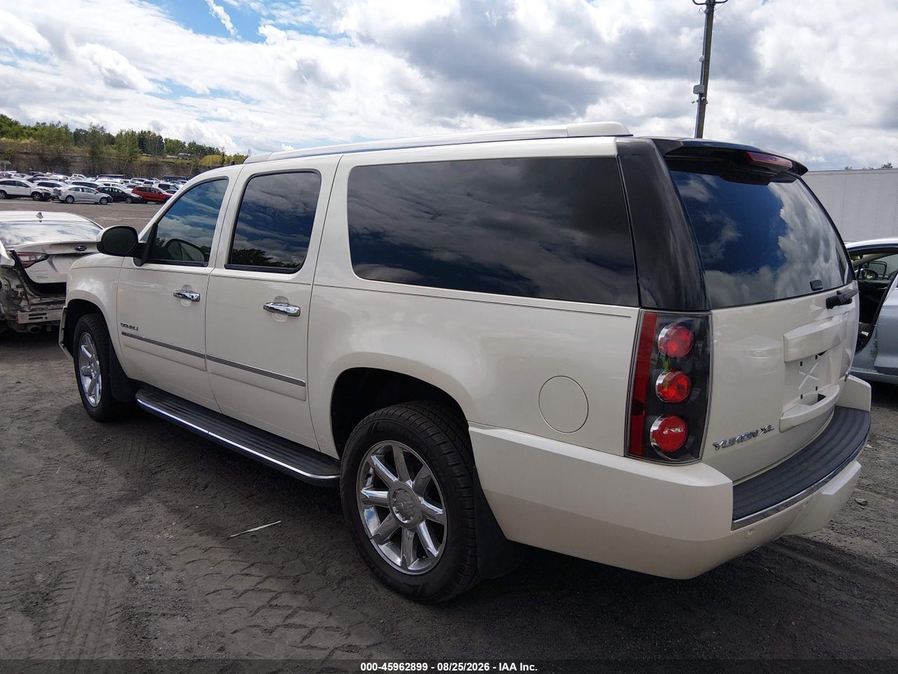 2014 GMC YUKON XL 1500 DENALI · 3/11