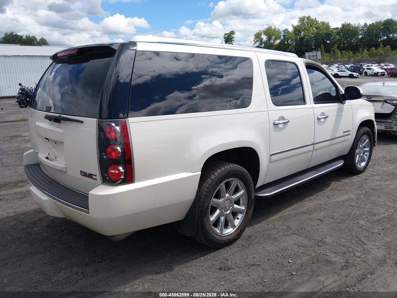 2014 GMC YUKON XL 1500 DENALI · 4/11