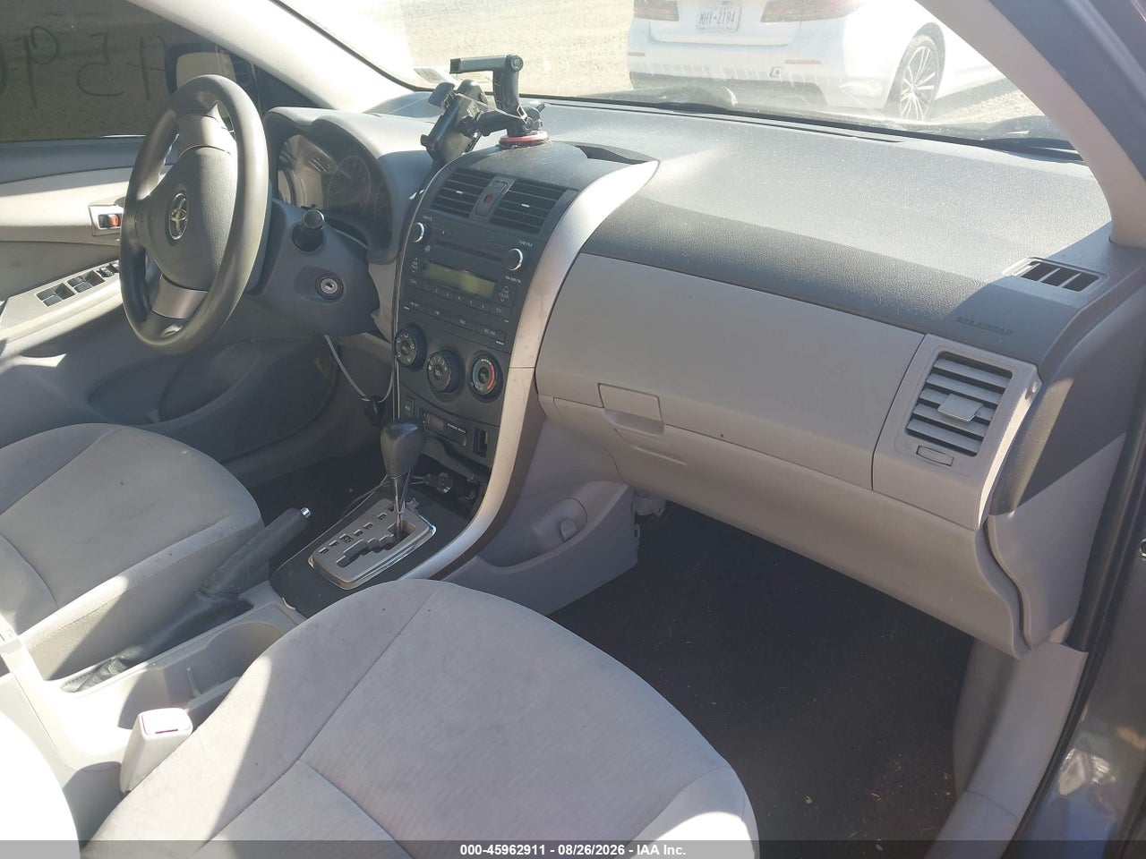 2010 TOYOTA COROLLA LE · 5/11