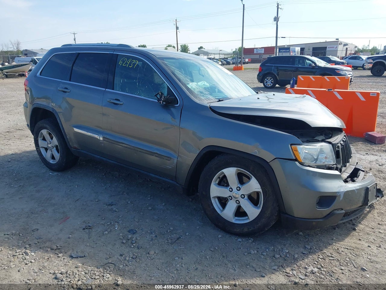 1J4RR4GT0BC****** · 2011 JEEP GRAND CHEROKEE LAREDO