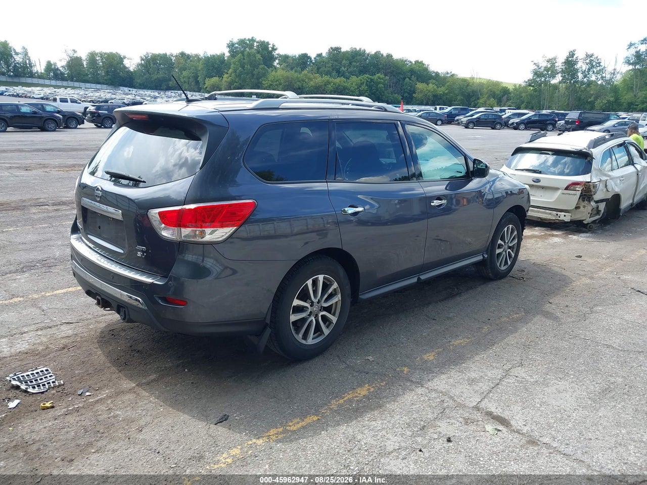 2014 NISSAN PATHFINDER SV · 4/11