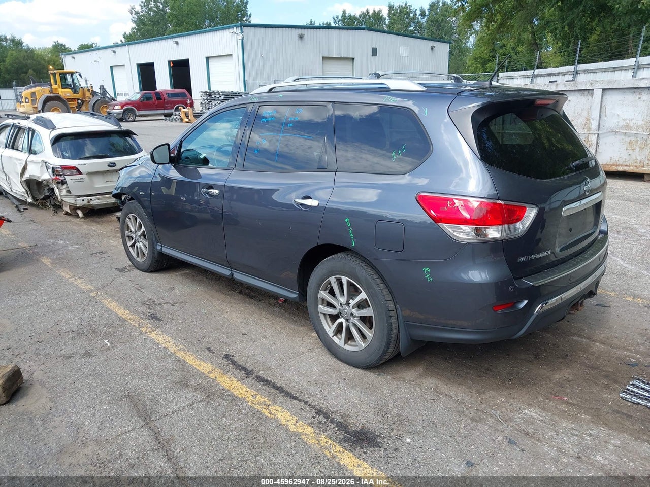 2014 NISSAN PATHFINDER SV · 3/11