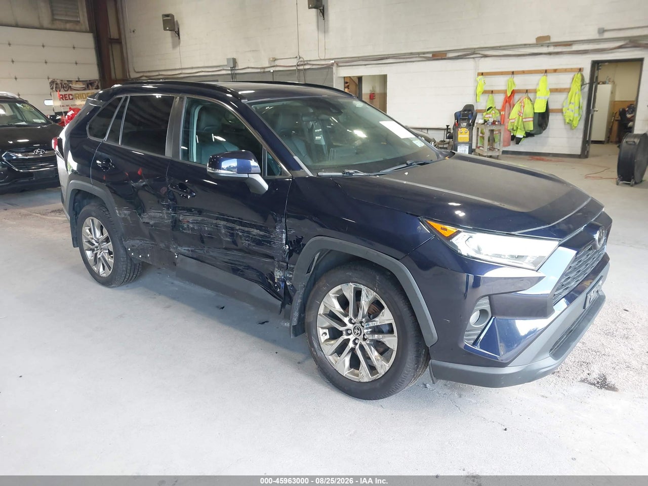 2T3A1RFV9MW****** · 2021 TOYOTA RAV4 XLE PREMIUM