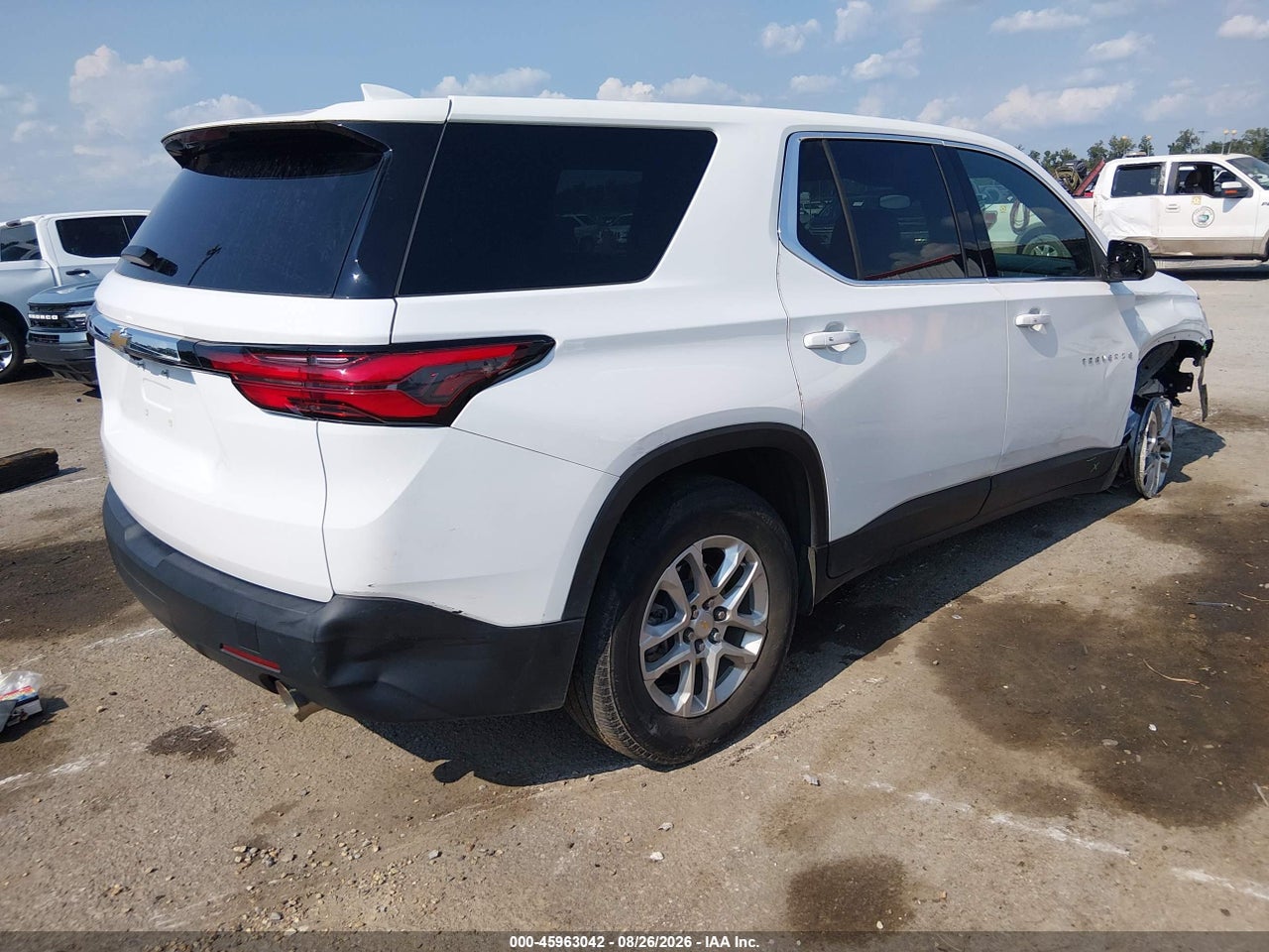 2023 CHEVROLET TRAVERSE FWD LS · 4/11