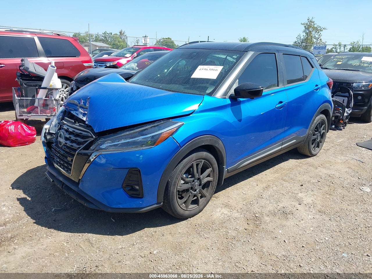 2023 NISSAN KICKS SR XTRONIC CVT · 2/11