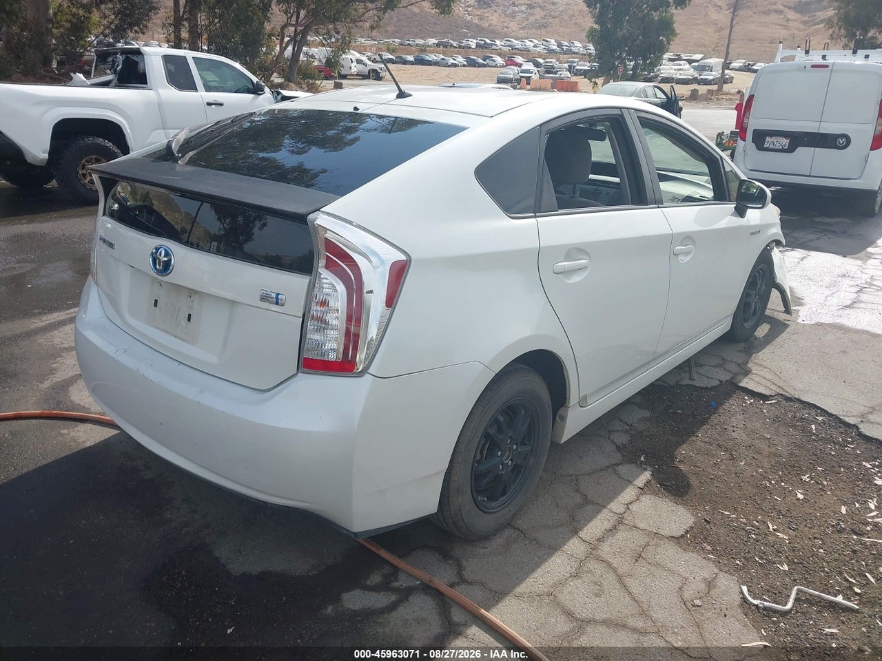 2015 TOYOTA PRIUS TWO · 4/10