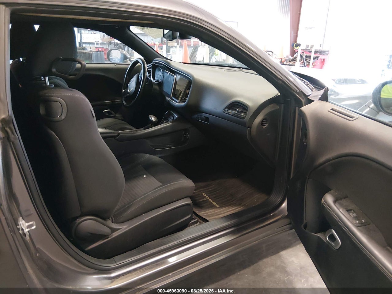 2015 DODGE CHALLENGER SXT · 5/11