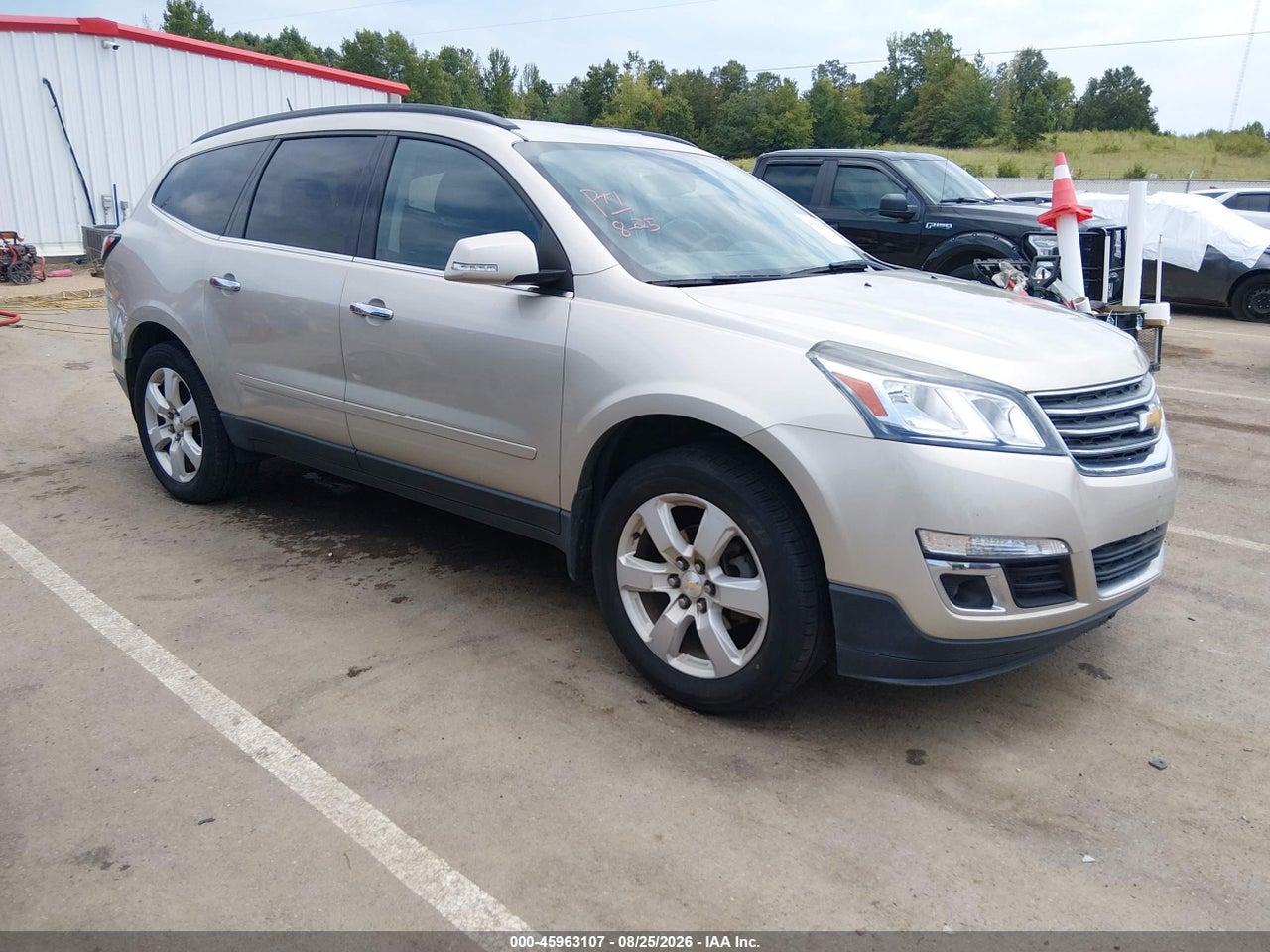 1GNKRGKD1HJ****** · 2017 CHEVROLET TRAVERSE LT