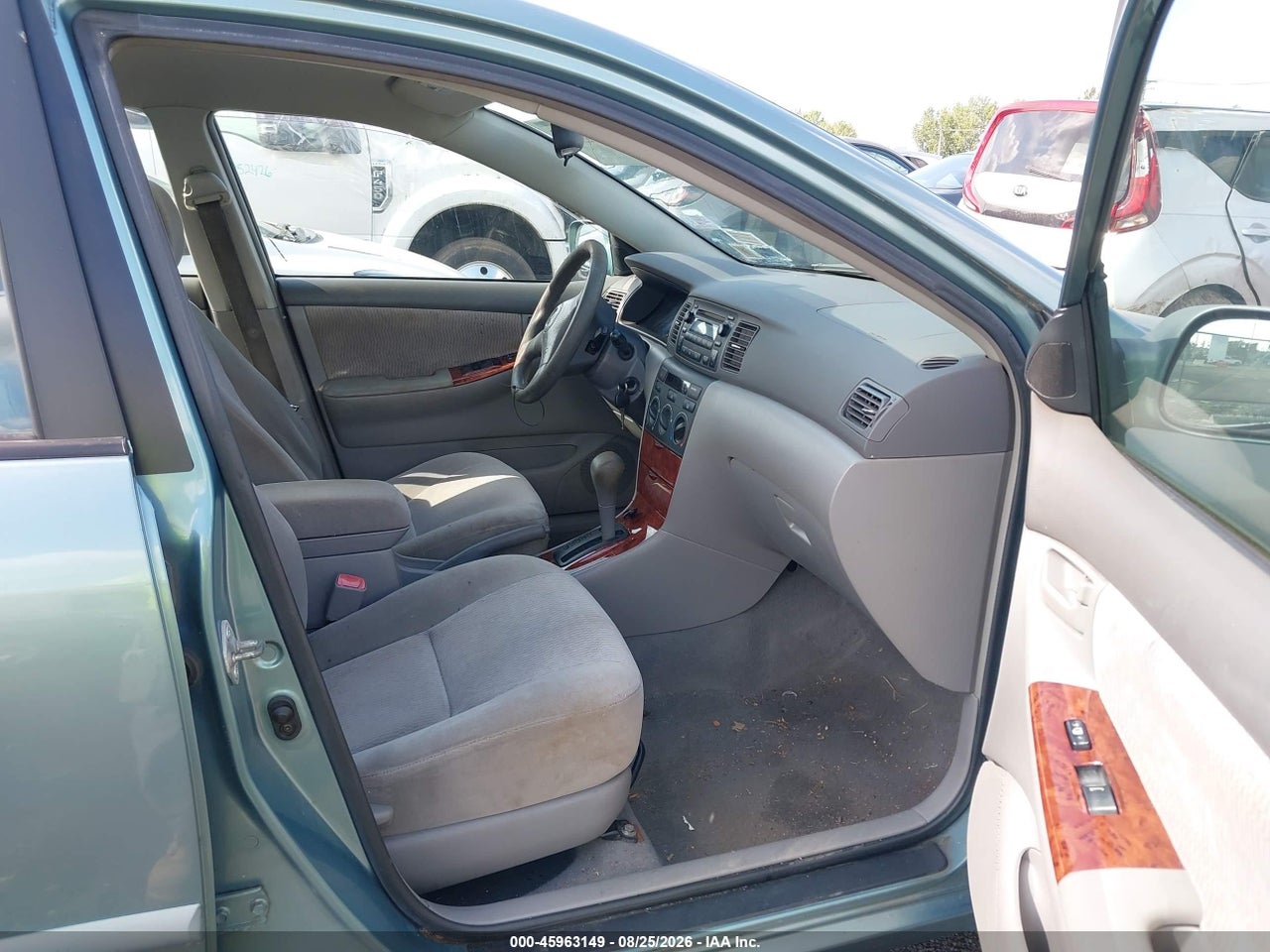 2005 TOYOTA COROLLA LE · 5/11