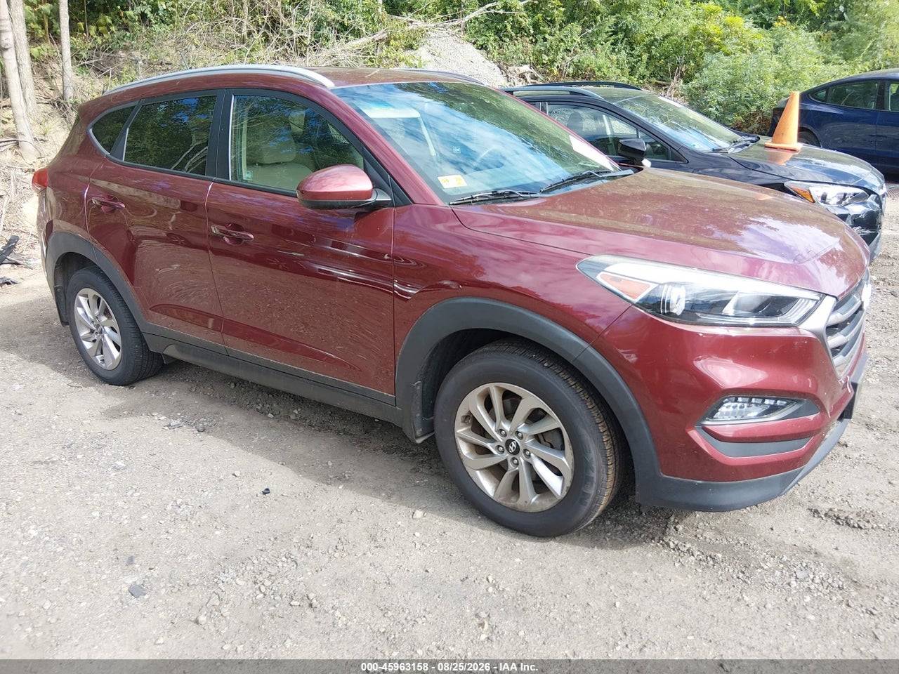 KM8J3CA45GU****** · 2016 HYUNDAI TUCSON SE