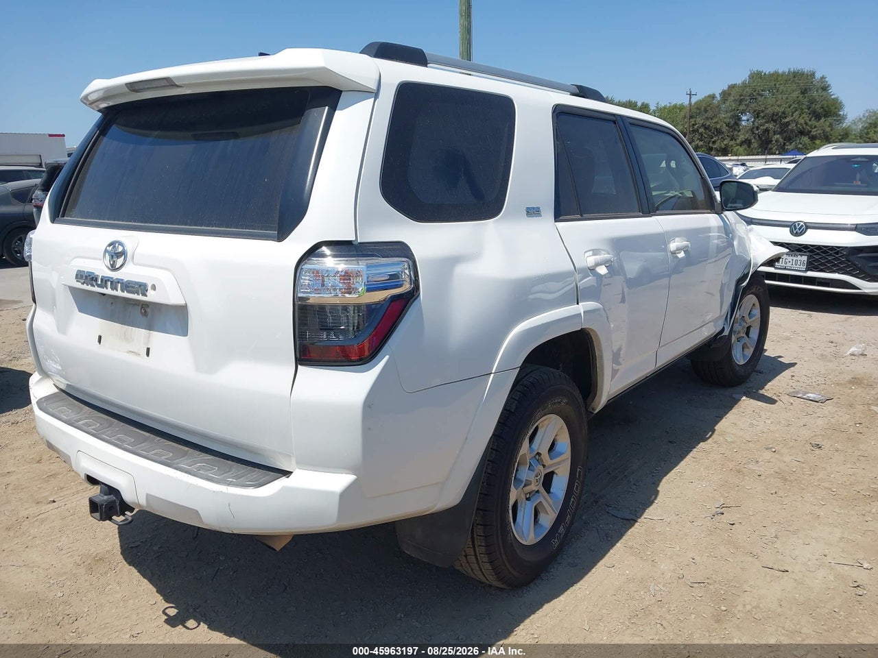 2019 TOYOTA 4RUNNER SR5 · 4/11