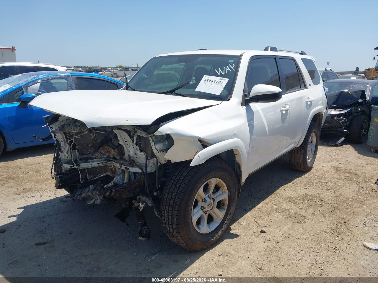 2019 TOYOTA 4RUNNER SR5 · 2/11