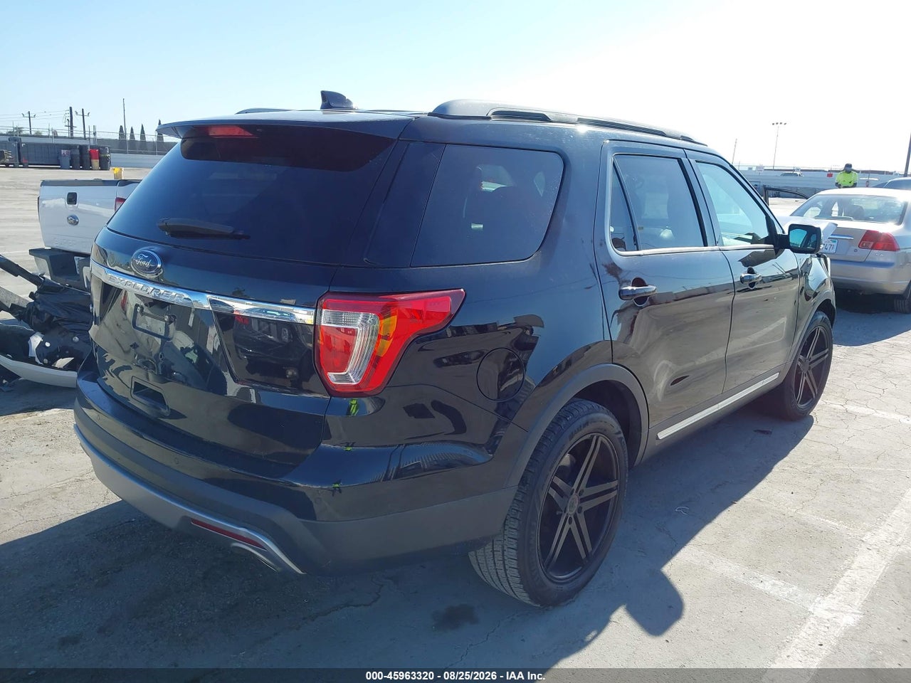 2017 FORD EXPLORER XLT · 4/11