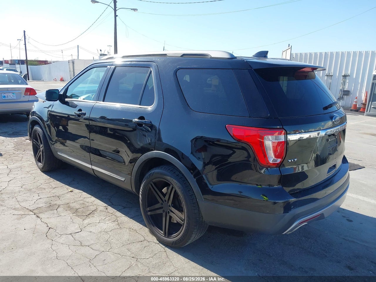 2017 FORD EXPLORER XLT · 3/11