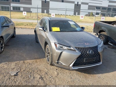 JTHY3JBH7K2****** · 2019 LEXUS UX 200