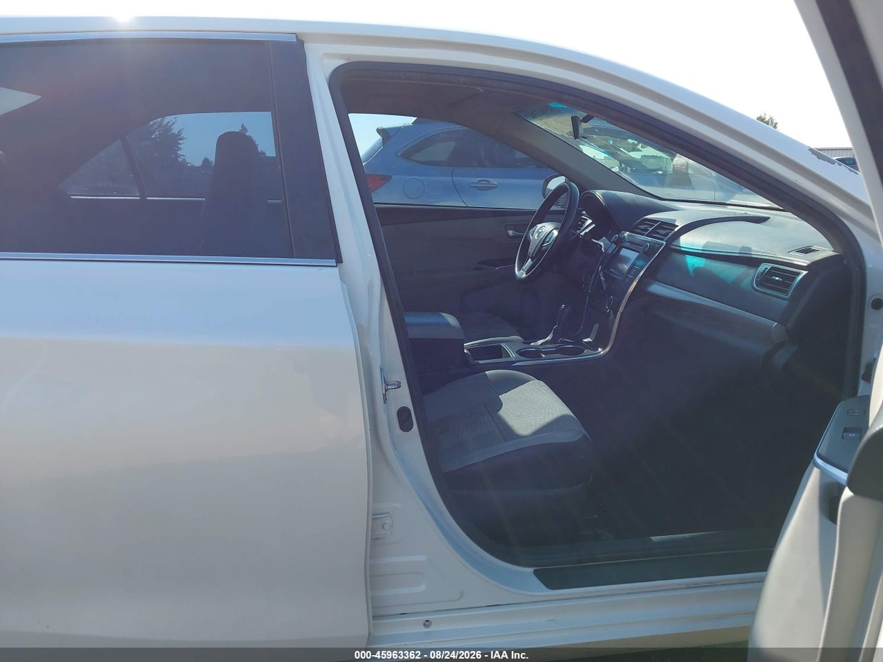 2015 TOYOTA CAMRY SE · 5/11