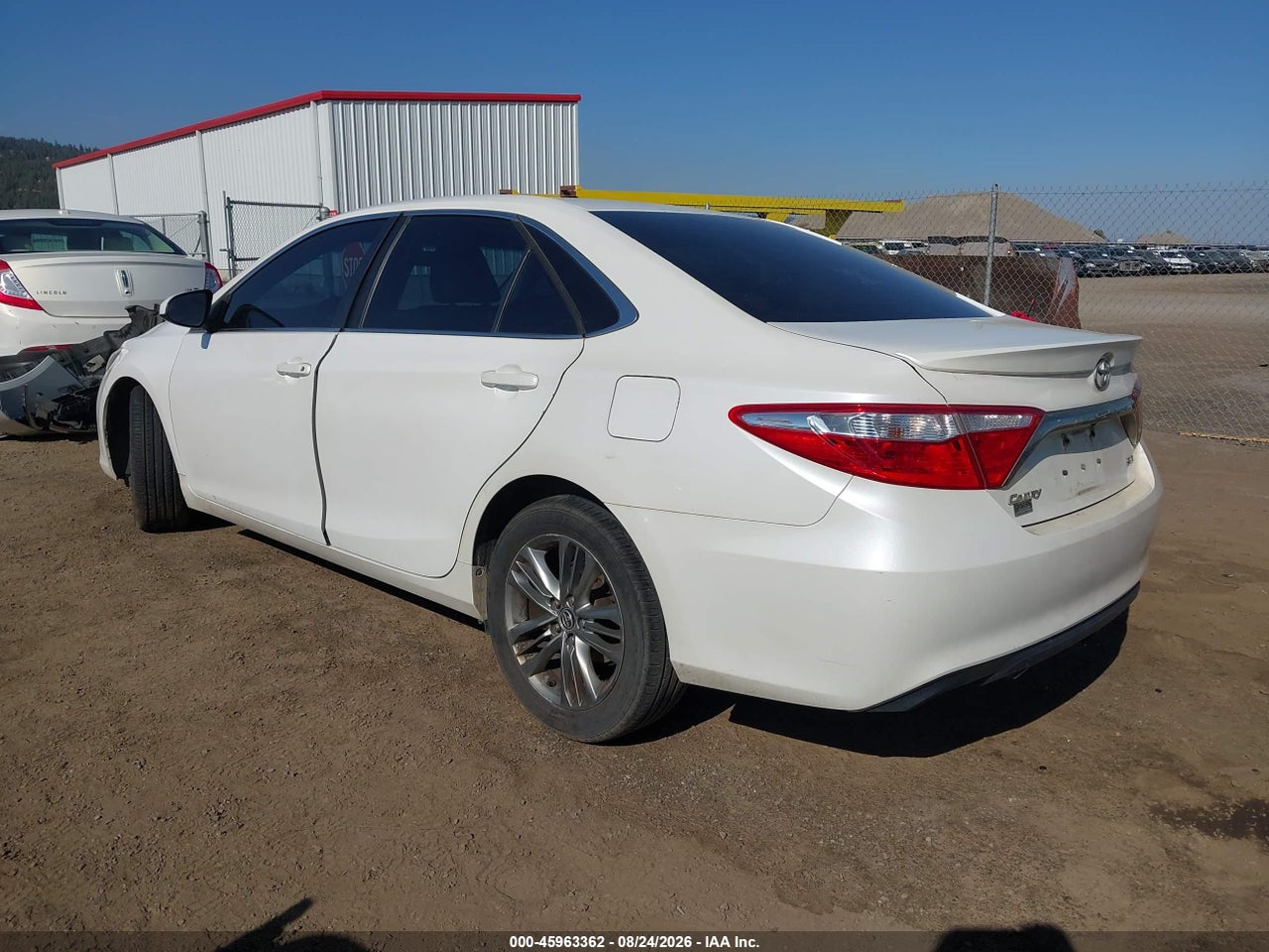 2015 TOYOTA CAMRY SE · 3/11