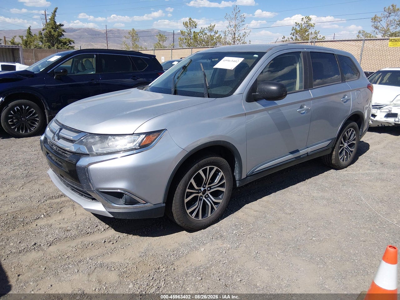2017 MITSUBISHI OUTLANDER ES · 2/11