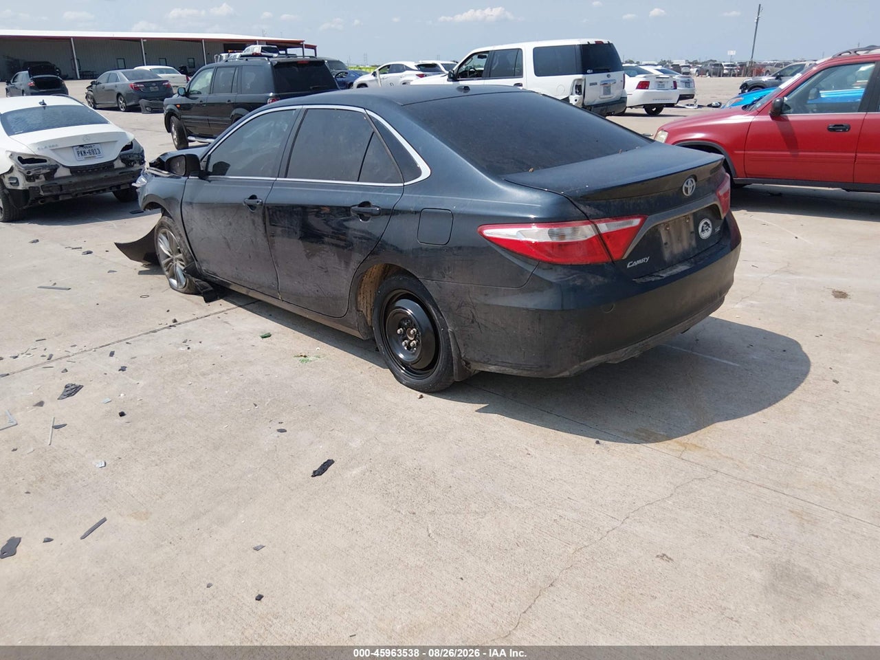 2015 TOYOTA CAMRY SE · 3/8