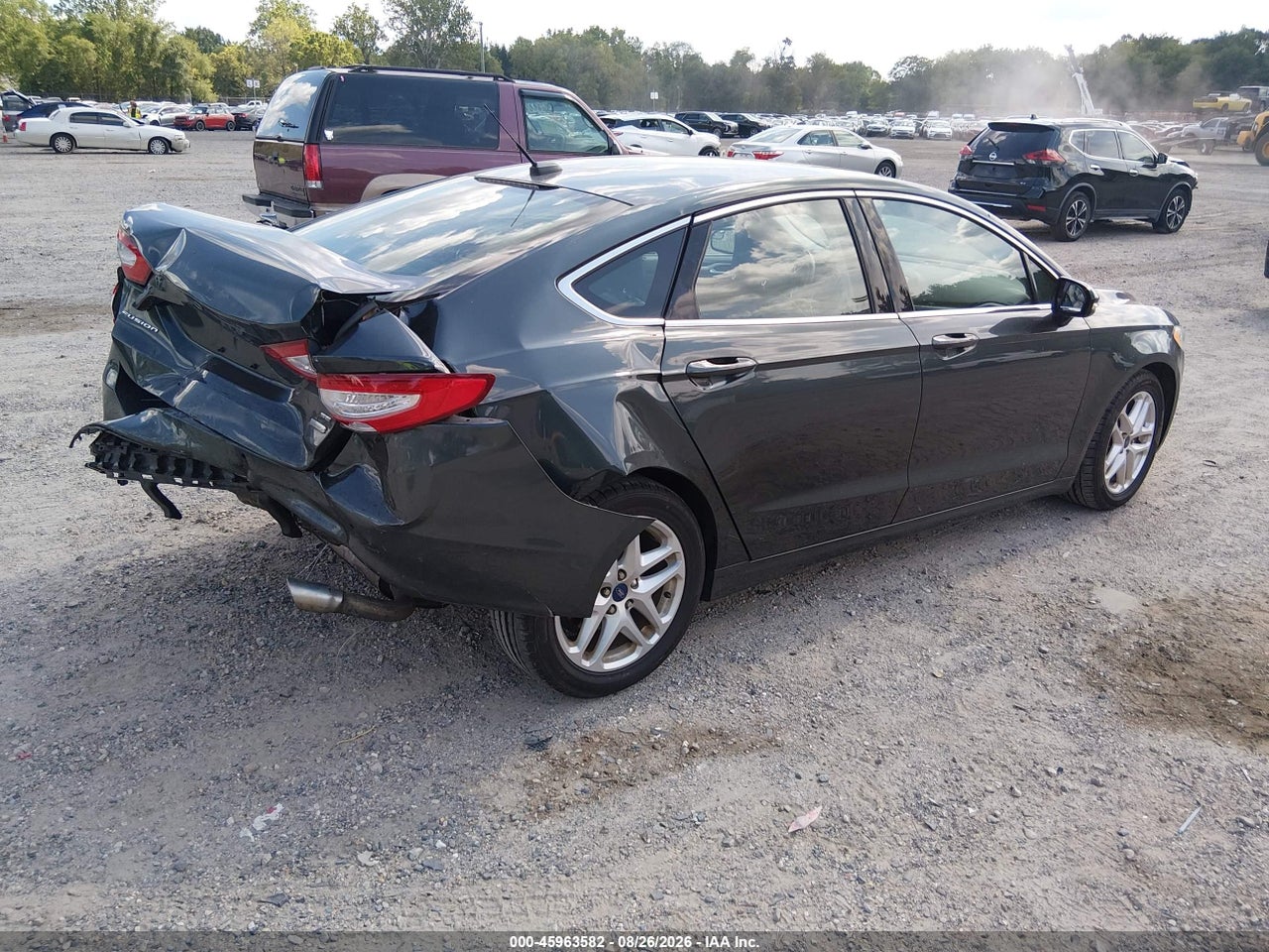 2015 FORD FUSION SE · 4/11