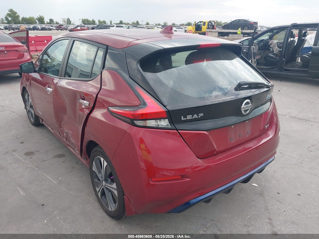 2018 NISSAN LEAF SV · 3/11
