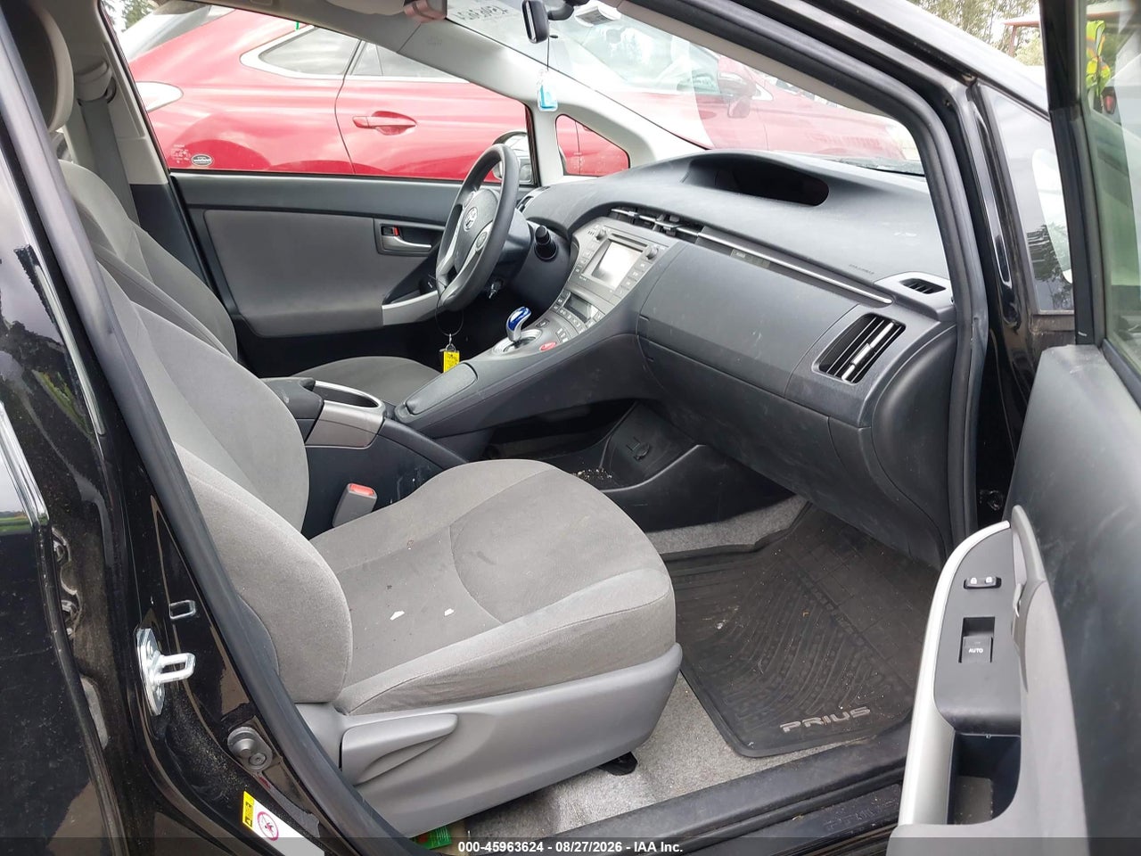 2015 TOYOTA PRIUS THREE · 5/11