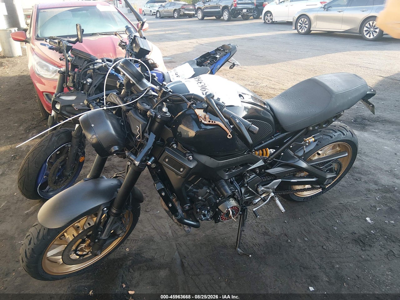 2021 YAMAHA XSR900 C · 2/11