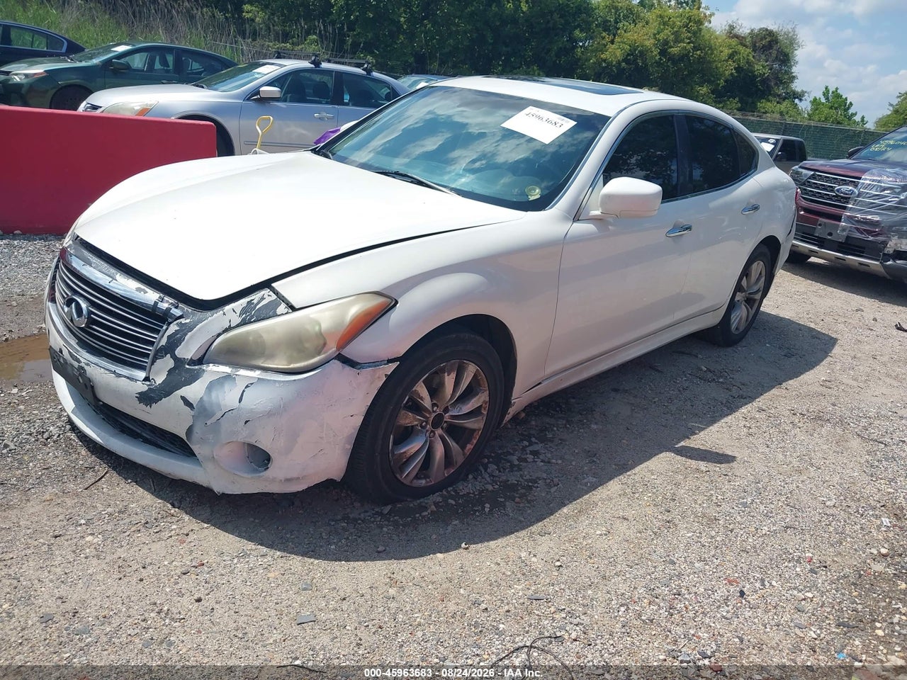 2011 INFINITI M37X   · 2/11