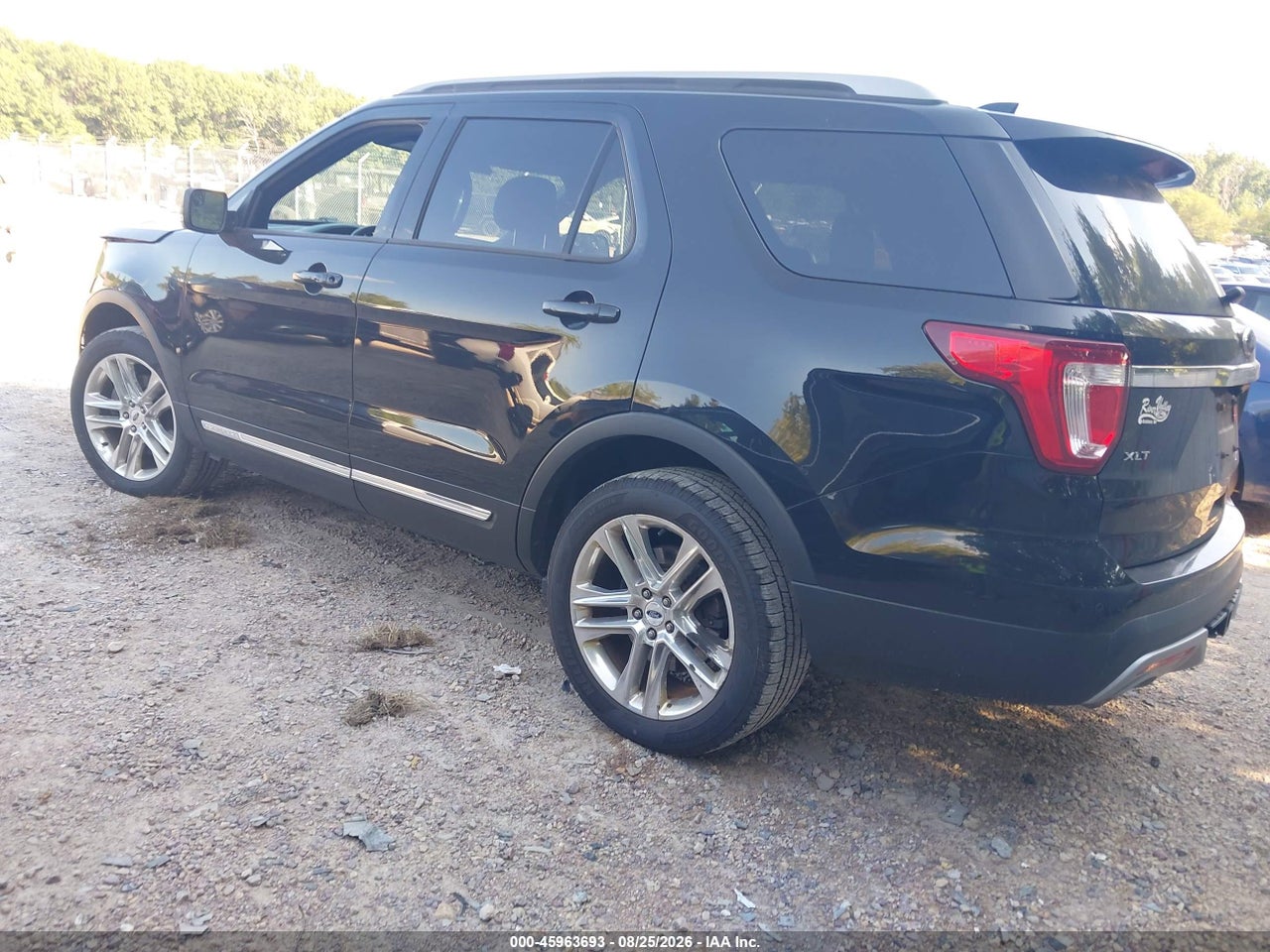 2017 FORD EXPLORER XLT · 3/11