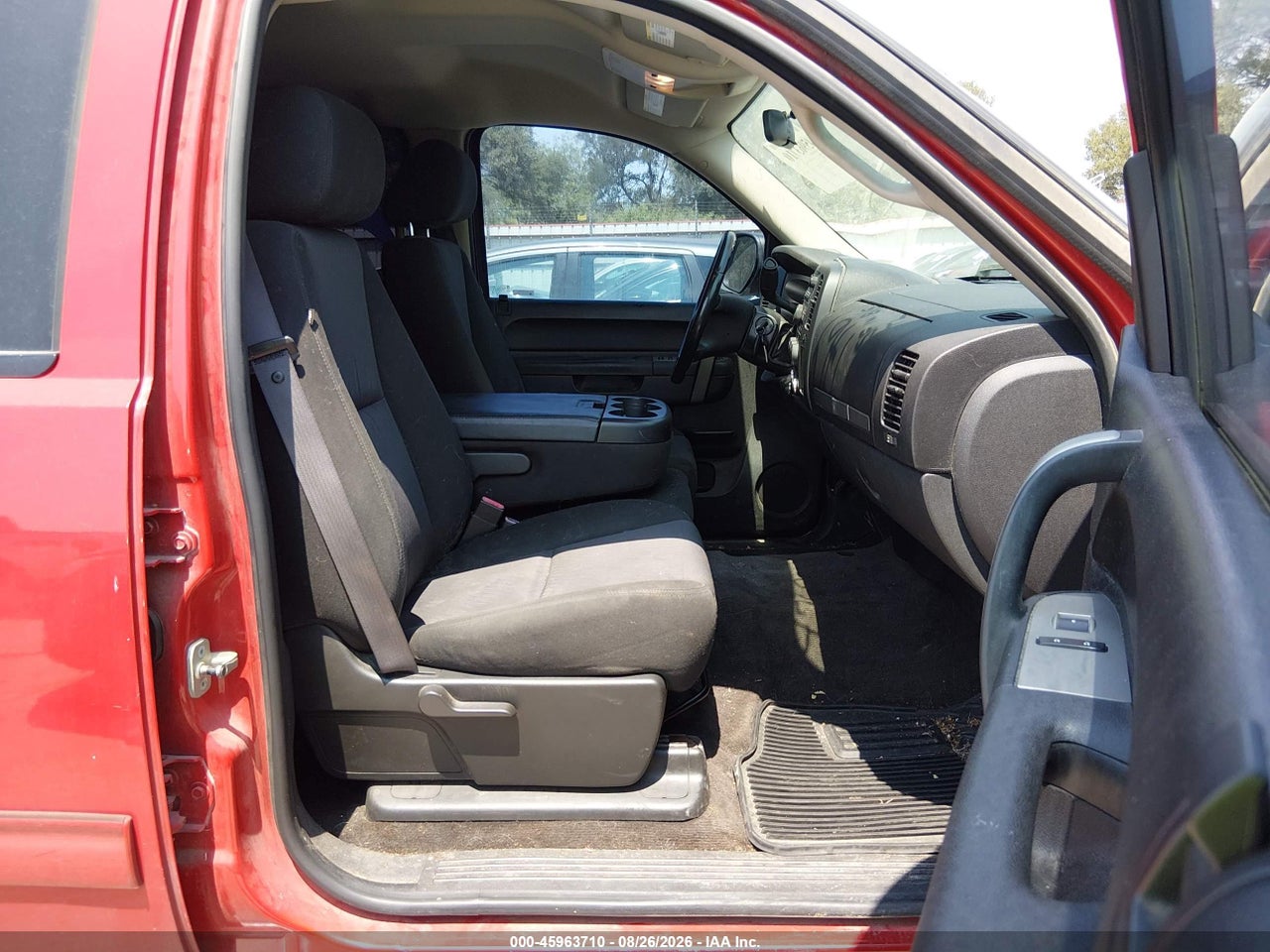 2011 CHEVROLET SILVERADO 1500 LT · 5/11