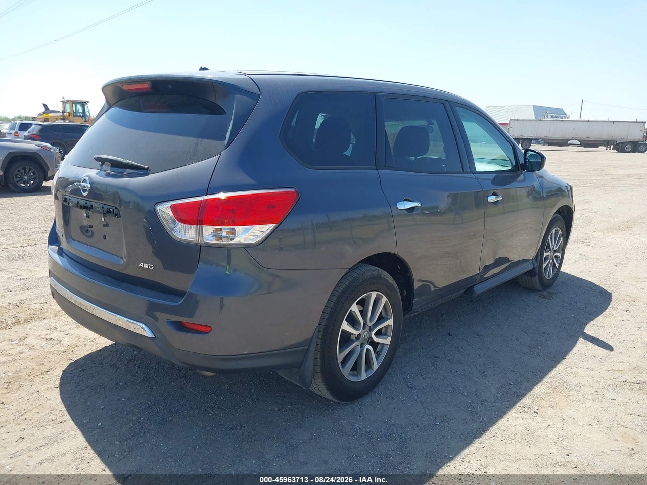 2014 NISSAN PATHFINDER S · 4/11