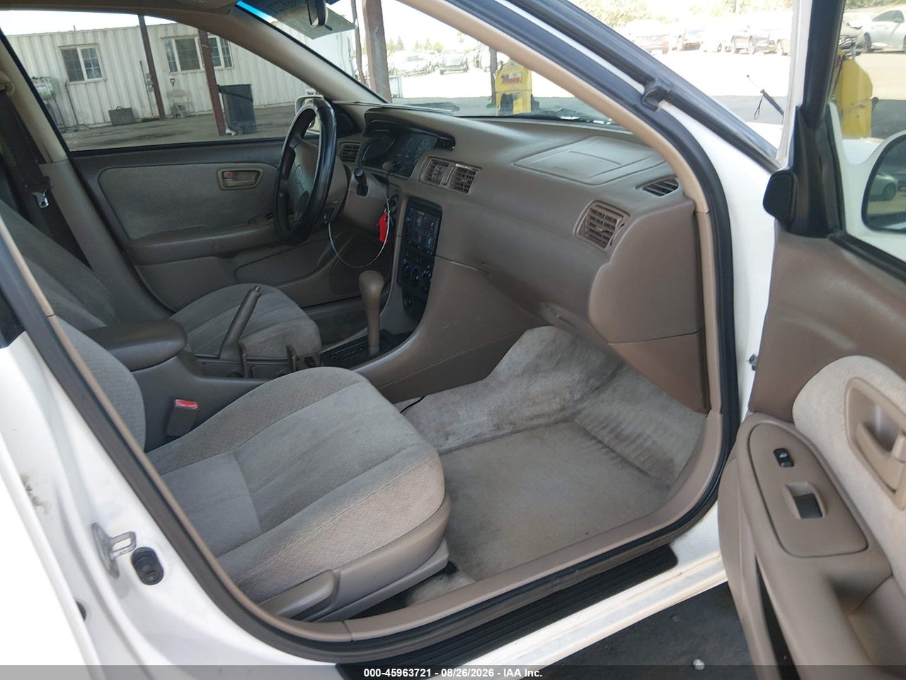 2000 TOYOTA CAMRY LE · 5/10