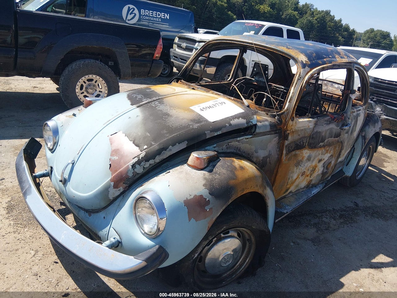 1974 VOLKSWAGEN SUPER BEETLE · 2/10