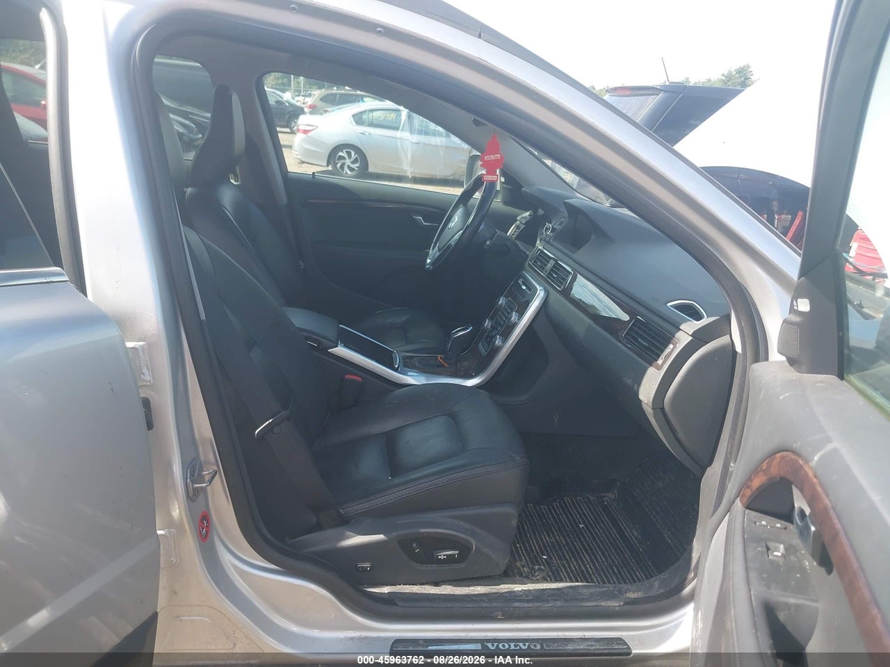 2016 VOLVO XC70 T5 PLATINUM · 5/11
