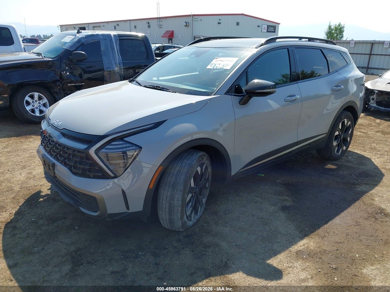 2024 KIA SPORTAGE X-LINE · 2/11