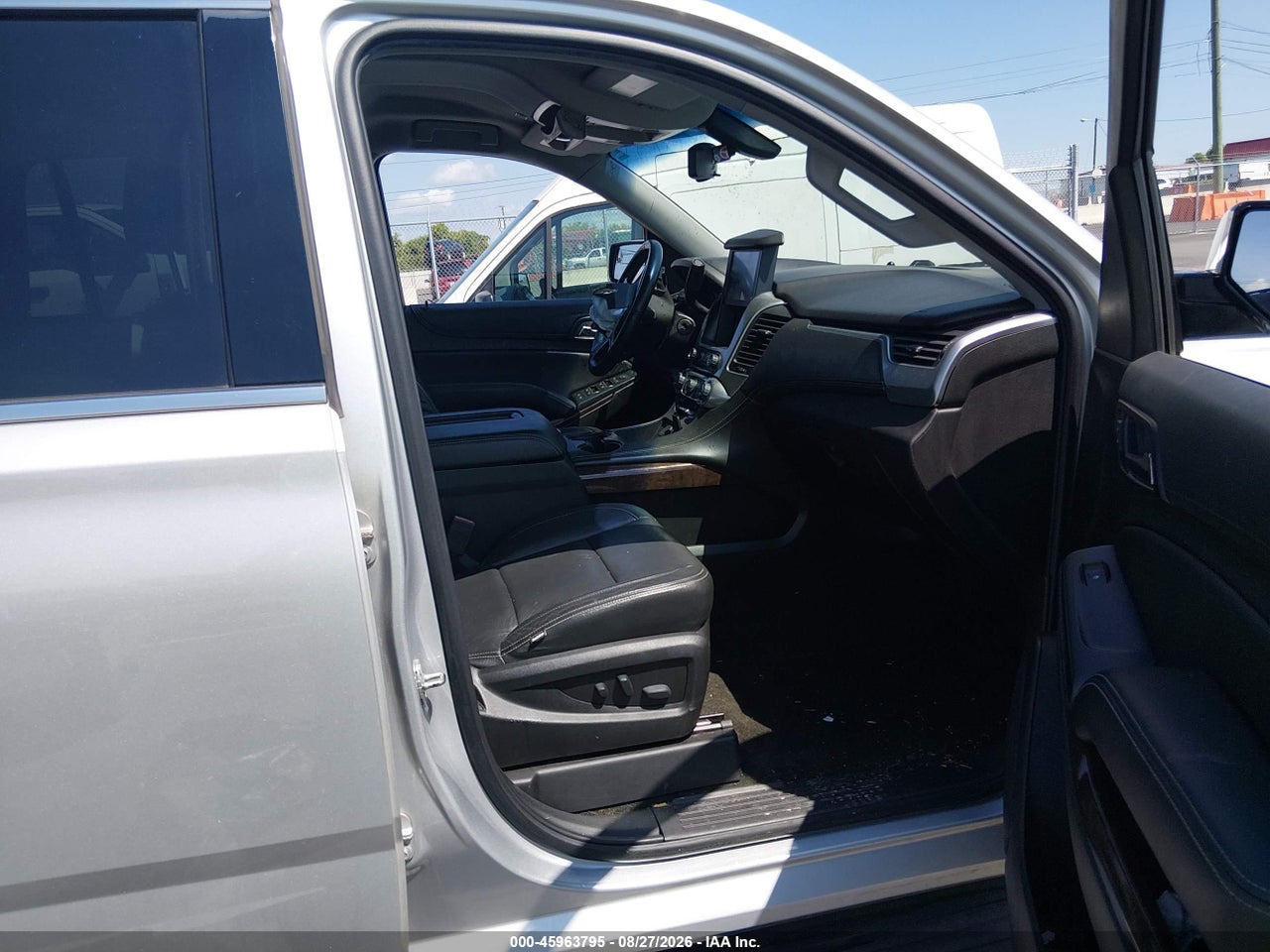2017 CHEVROLET TAHOE LS · 5/10