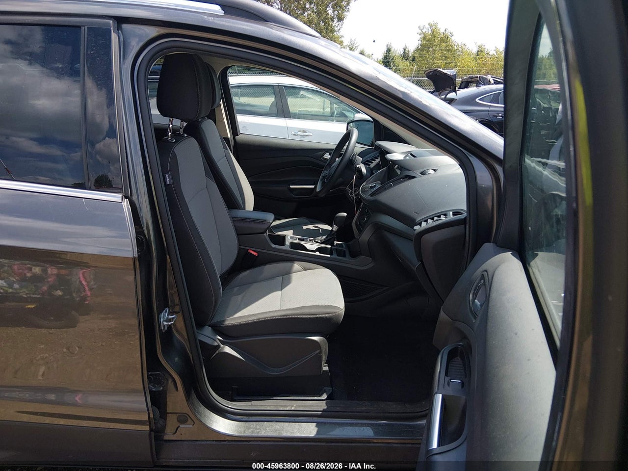 2017 FORD ESCAPE SE · 5/11