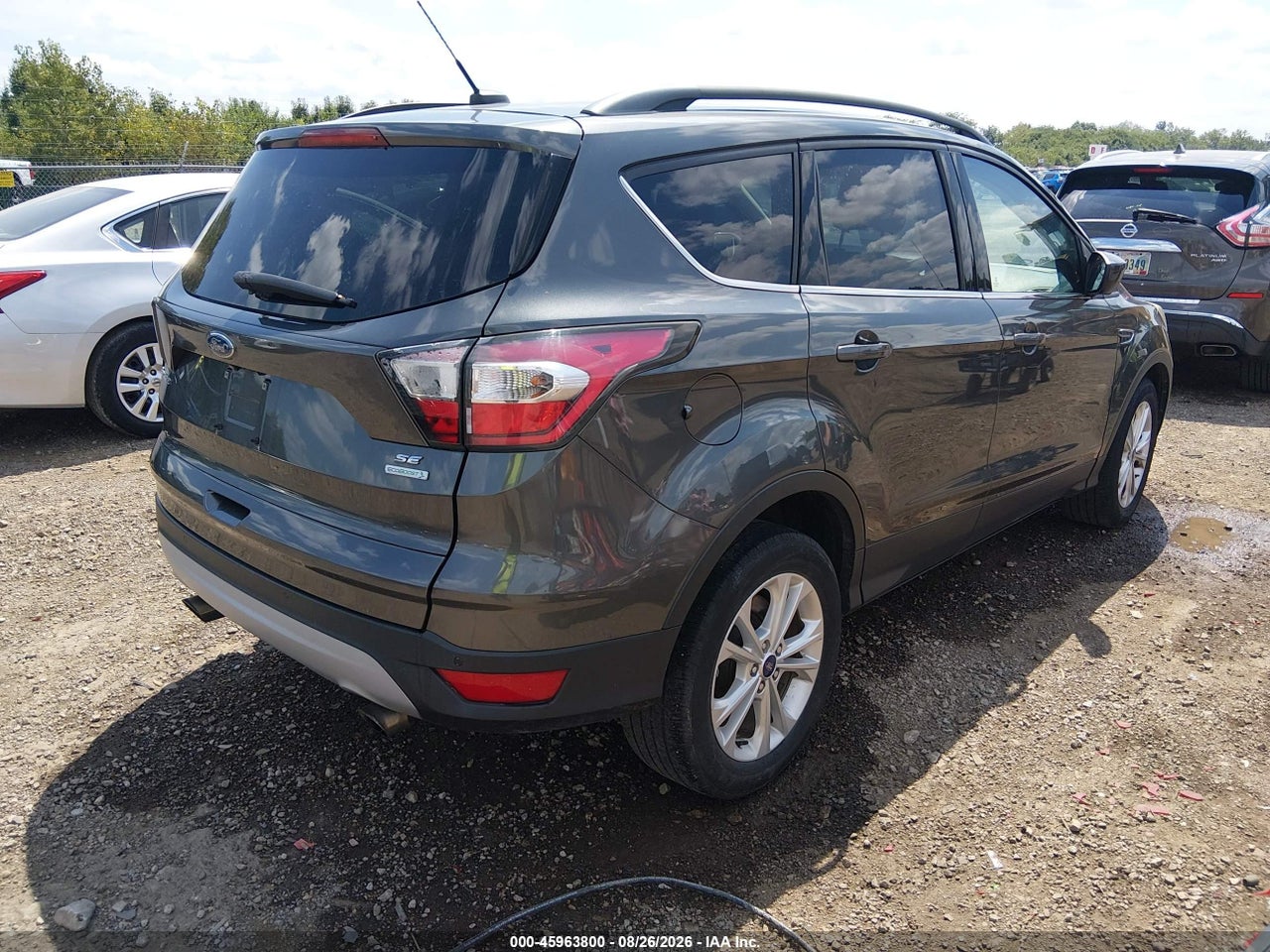 2017 FORD ESCAPE SE · 4/11