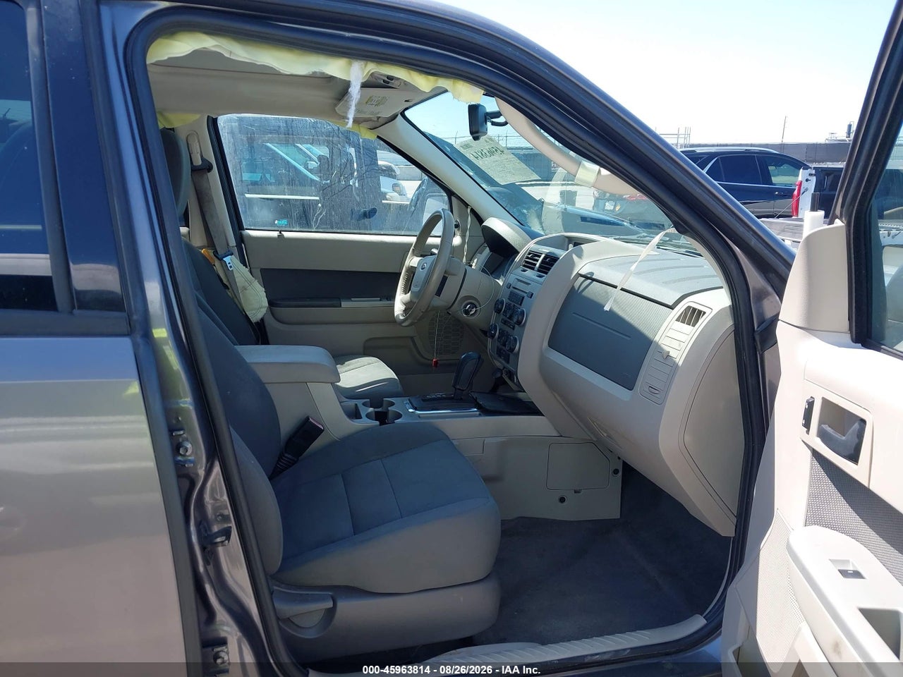 2009 FORD ESCAPE XLT · 5/11