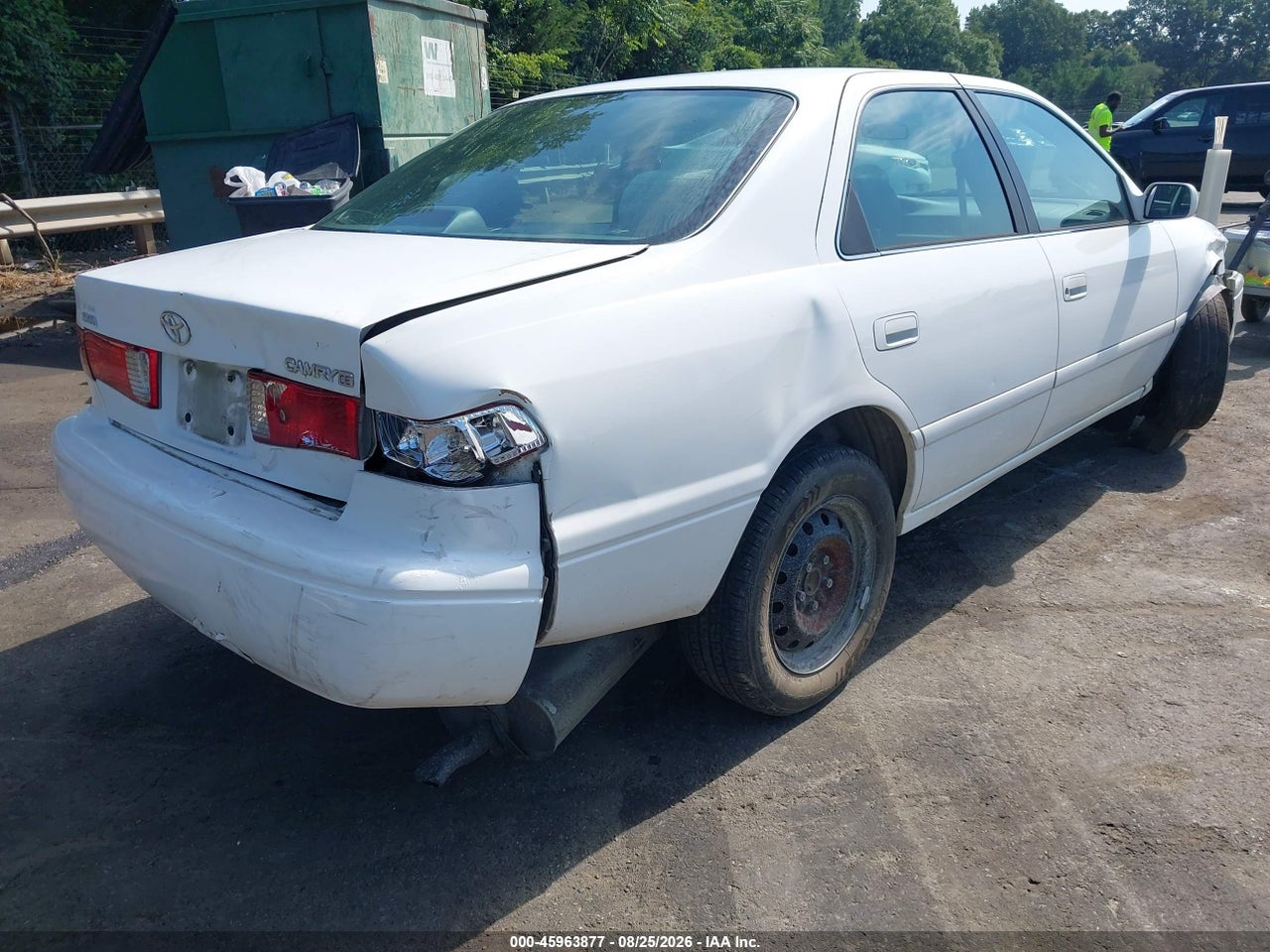 2001 TOYOTA CAMRY CE · 4/10