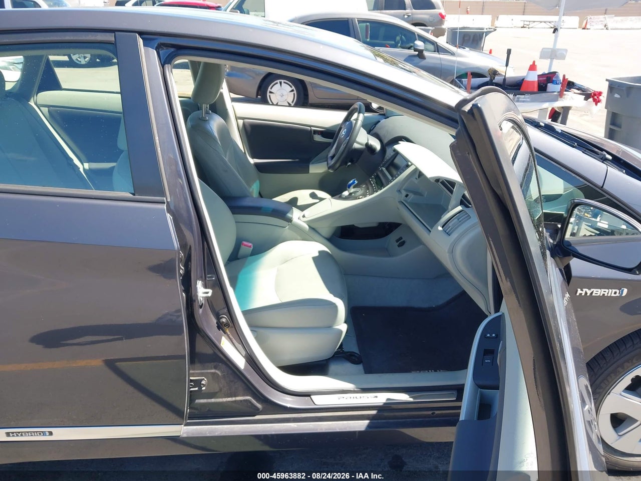 2011 TOYOTA PRIUS FOUR · 5/11