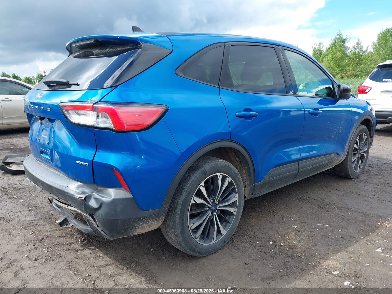 2021 FORD ESCAPE SE · 4/11