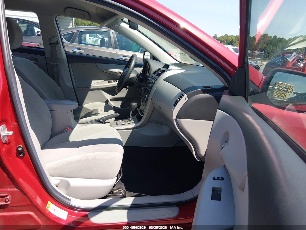 2012 TOYOTA COROLLA LE · 5/11